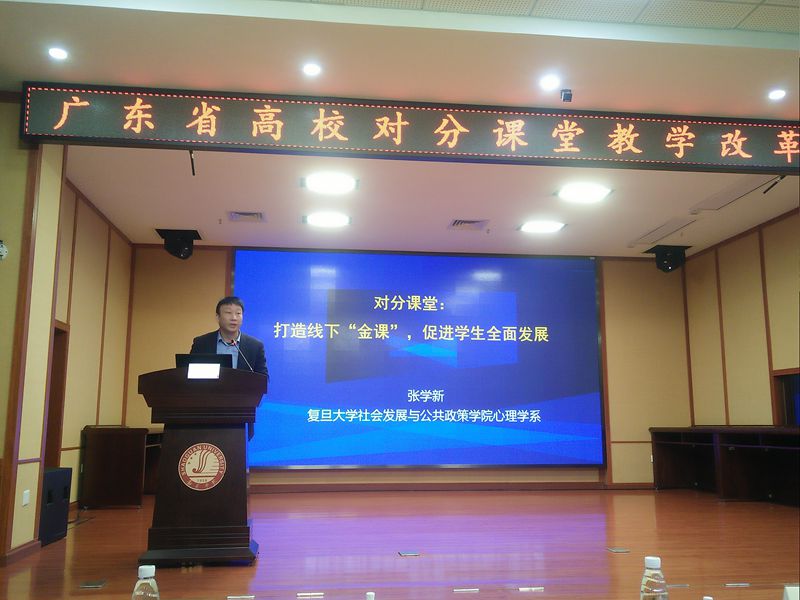 C:\Users\Administrator\Desktop\邓艳平_副本.jpg C:\Users\Administrator\Desktop\邓艳平_副本.jpg
